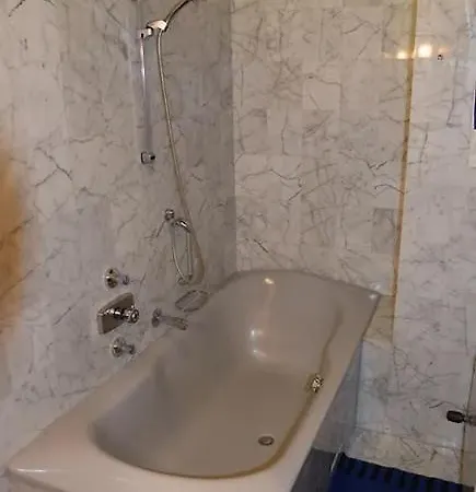 Annelies Apartman Tux